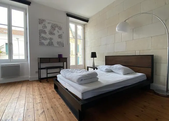 Maison En Hyper Centre, à 50 Mètres De La *